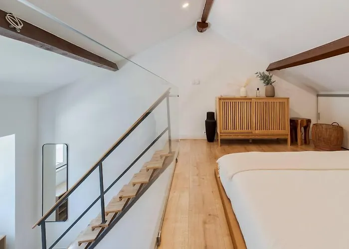 Апартаменты Portela House