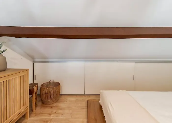 Апартаменты Portela House *