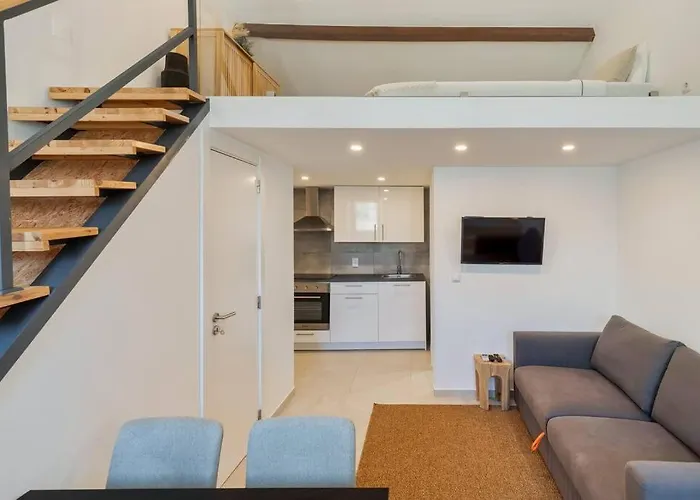 Portela House Апартаменты