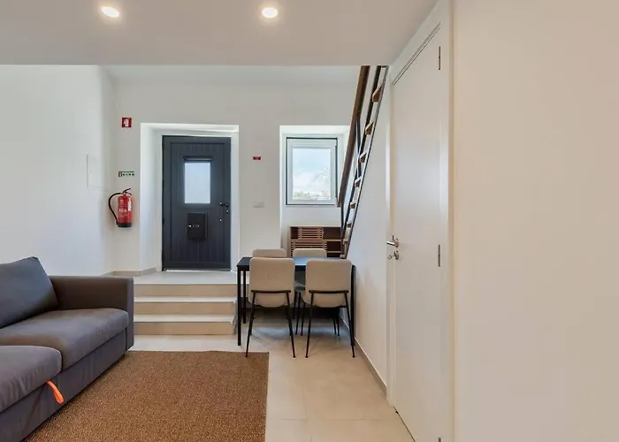 Portela House Апартаменты *