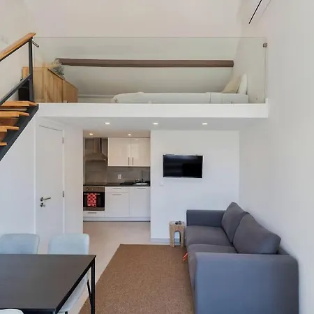 Portela House Apartment *